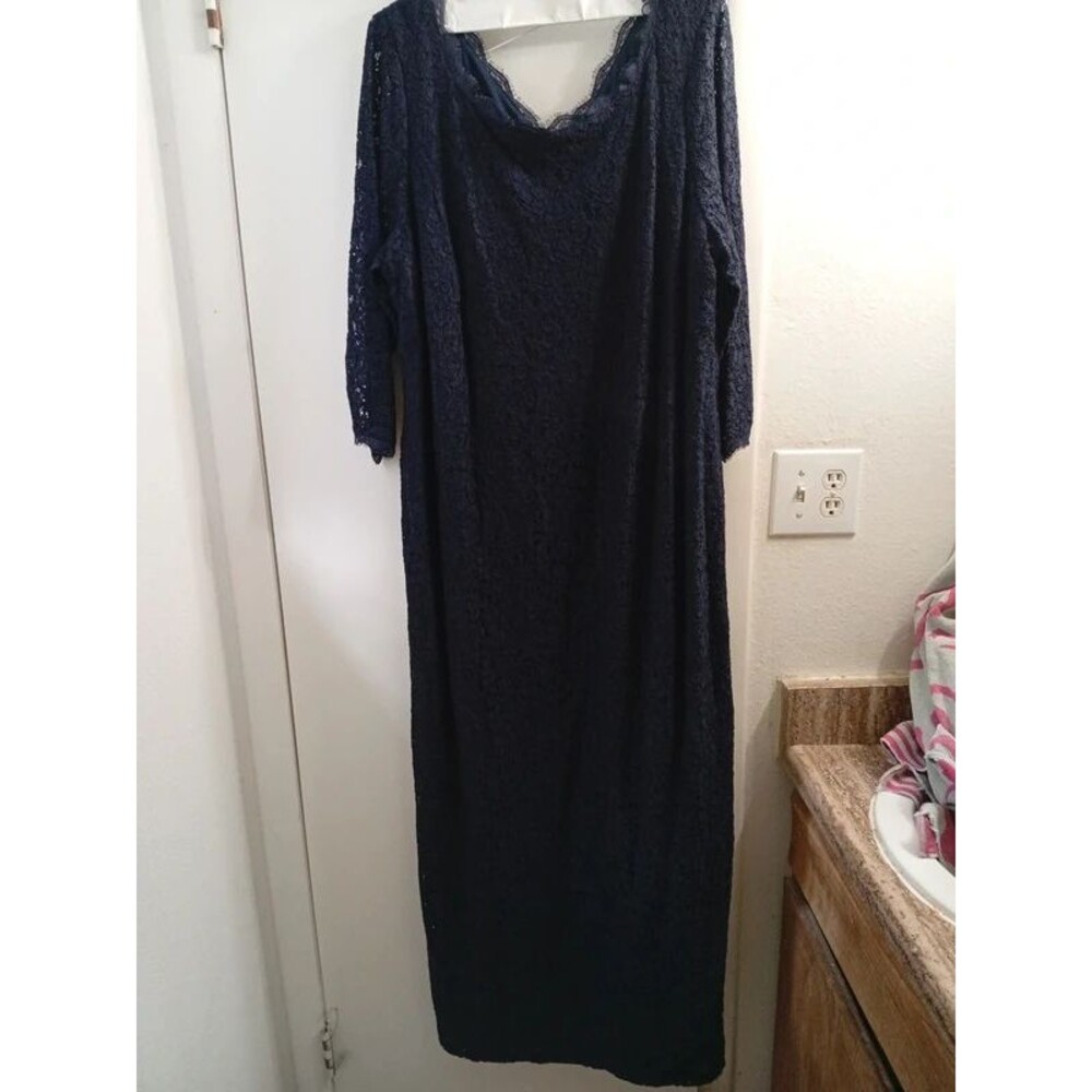 Ladies Plus size 22W navy blue lace cocktail dress from Adrianna Papell